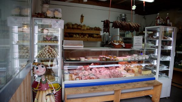 Regionale Produkte im Arzler Bauernladele