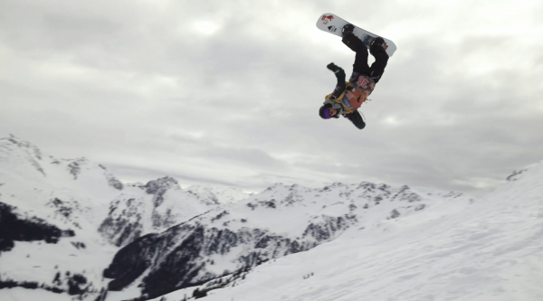 Spektakuläre Sprünge und Abfahrten beim Open Faces Freeride Series in Alpbach